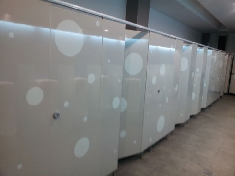 큐비클-유리소변가리개